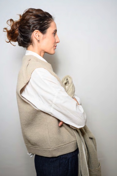 Isabella Clementini grey suit with black top
