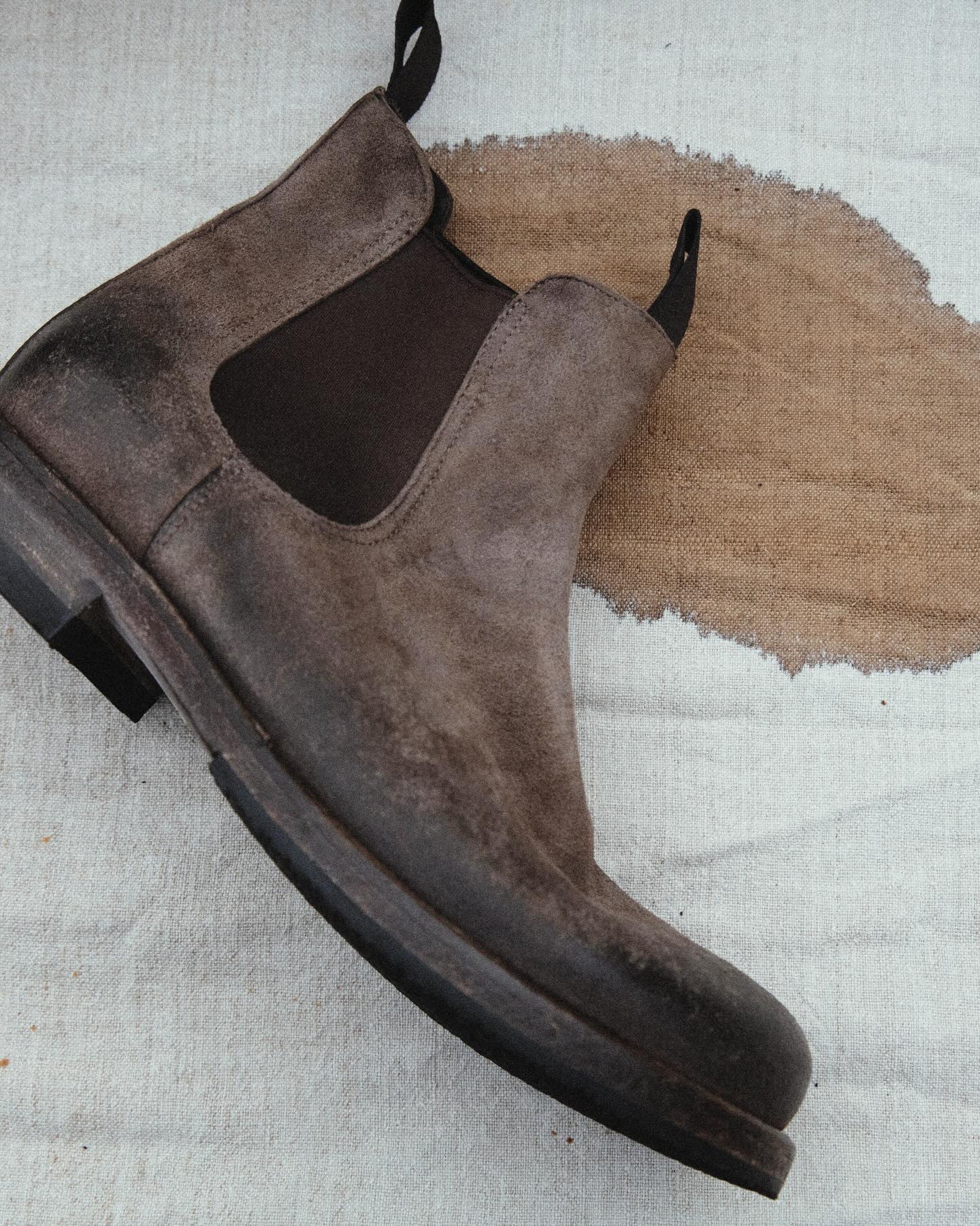 Shoto taupe suede Chelsea boot on linen fabric