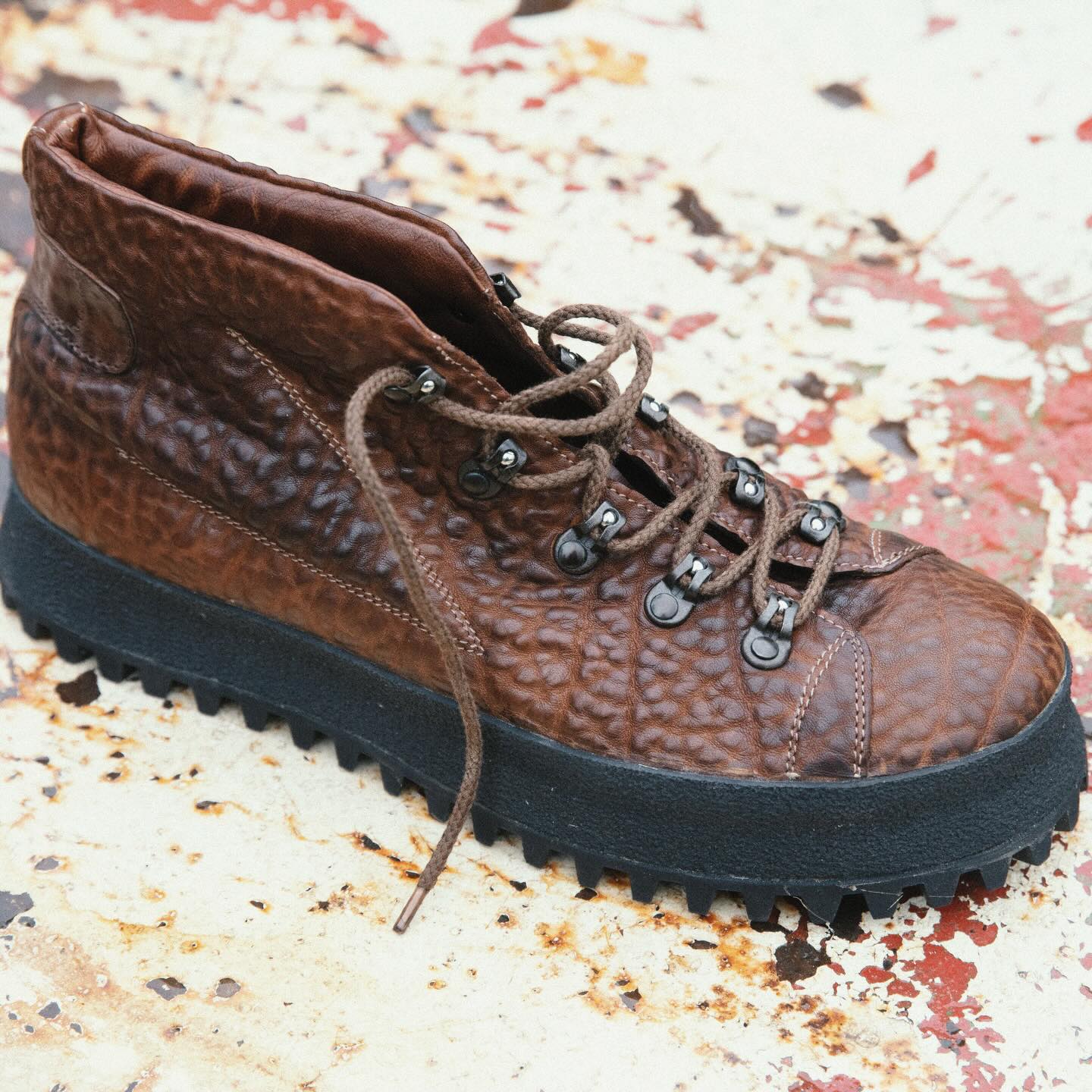 Shoto textured brown hiking boot with lug sole